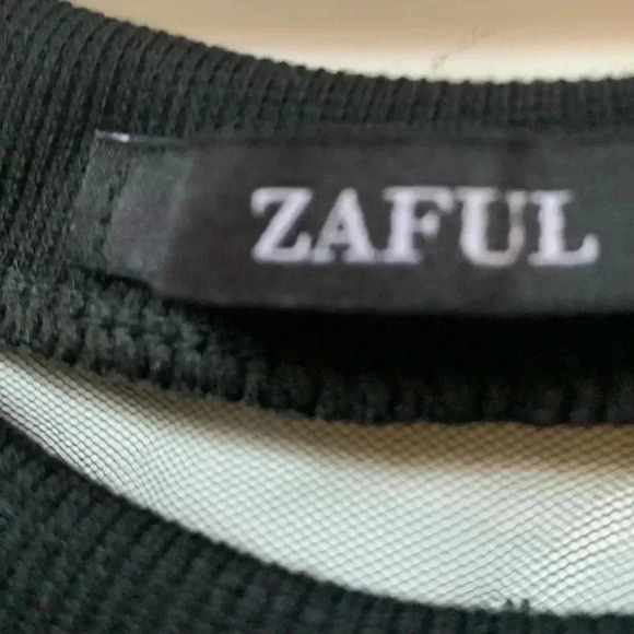 Zaful  Sheer Cropped Shirt with Embroidered Roses and Greenery 100% cotton - Picture 5 of 6